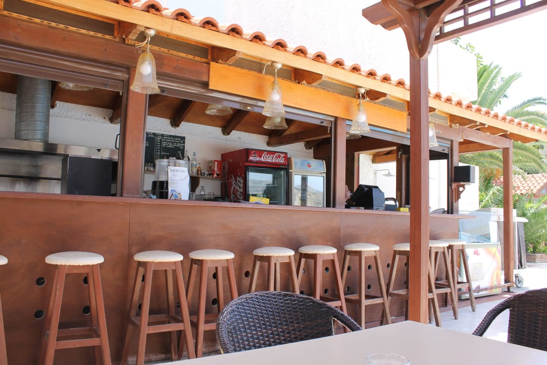 Snackbar Hotel Seven Stars