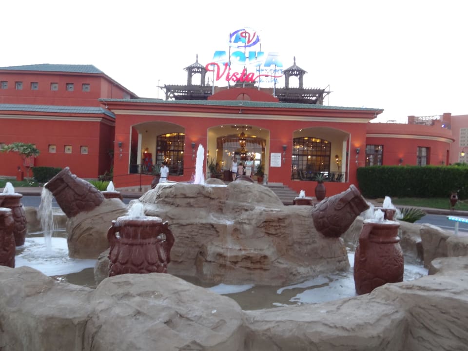 Vor dem Hotel Pickalbatros Aqua Vista Resort - Hurghada