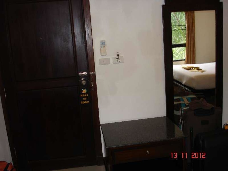 Innenbereich Eingang Hotel Golden Place Khaloak