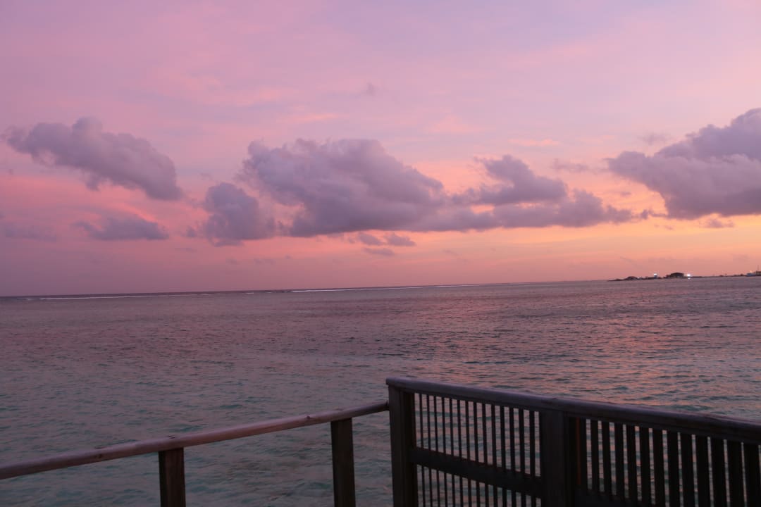 Was für Farben beim Sonnenuntergang, Hammer Meeru Maldives Resort Island