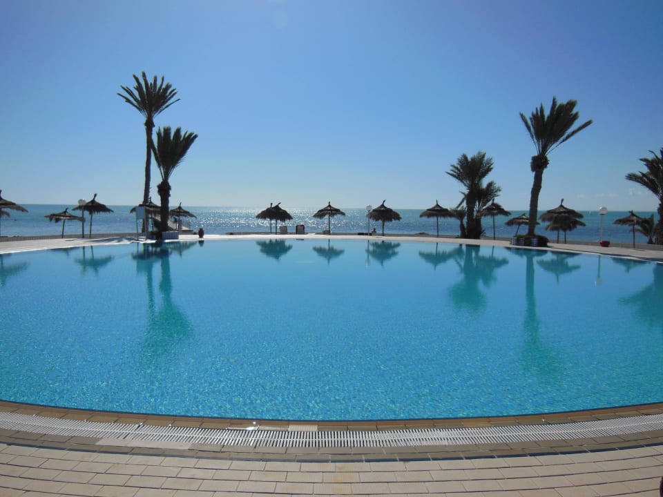 Piscine en bord de mer Hotel El Mouradi Djerba Menzel