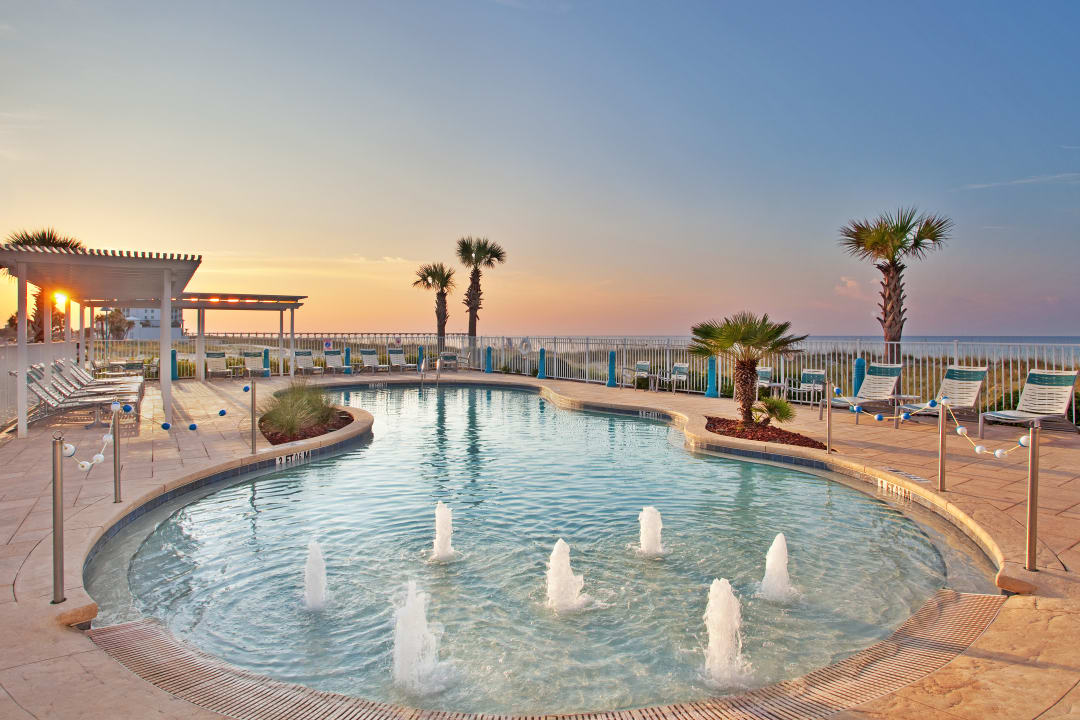 Pool Holiday Inn Express Pensacola Beach