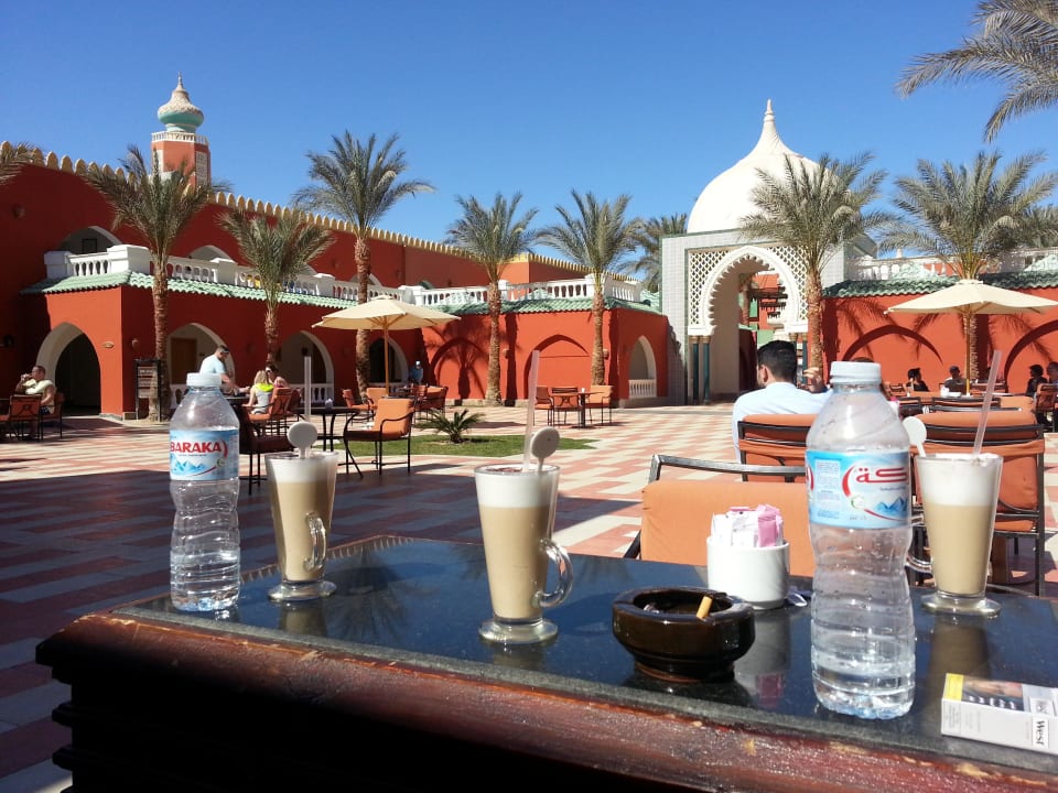 Innenhof vom Tamraya Cafe Pickalbatros Alf Leila Wa Leila Resort - Neverland Hurghada