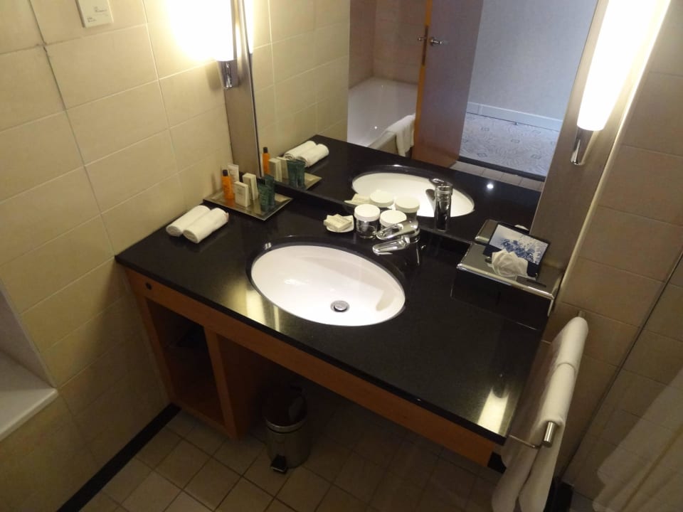 Łazienka Crowne Plaza Budapest, an IHG Hotel