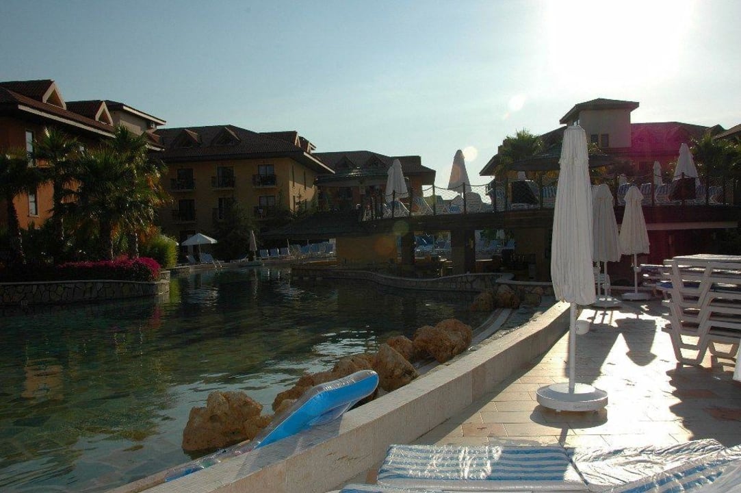 Abendstimmung über der Poolbar Club Grand Aqua