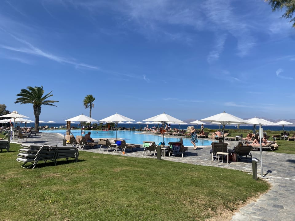 Strand Neptune Luxury Resort