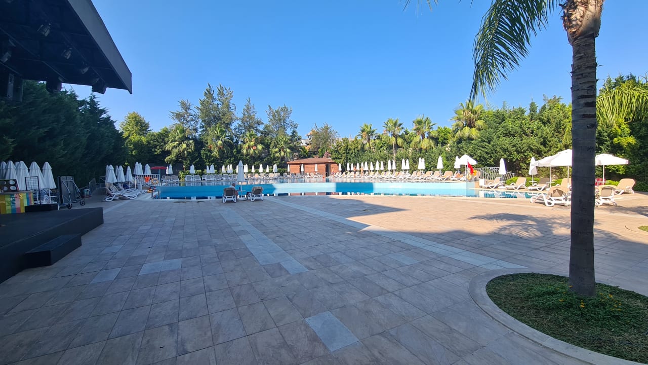 Pool Well Palace Side