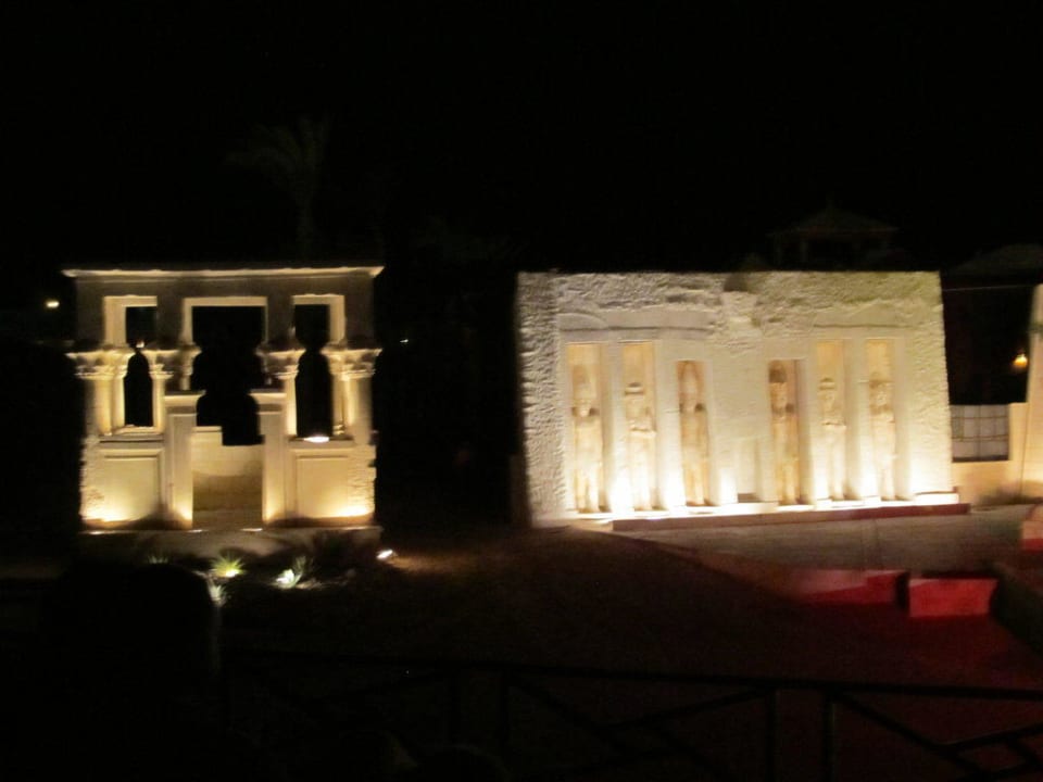 Копии древних архитектурных строений Pickalbatros Alf Leila Wa Leila Resort - Neverland Hurghada