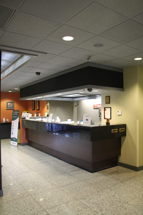 Lobby im Eingangsbereich Hotel Clarion Inn Bakersfield