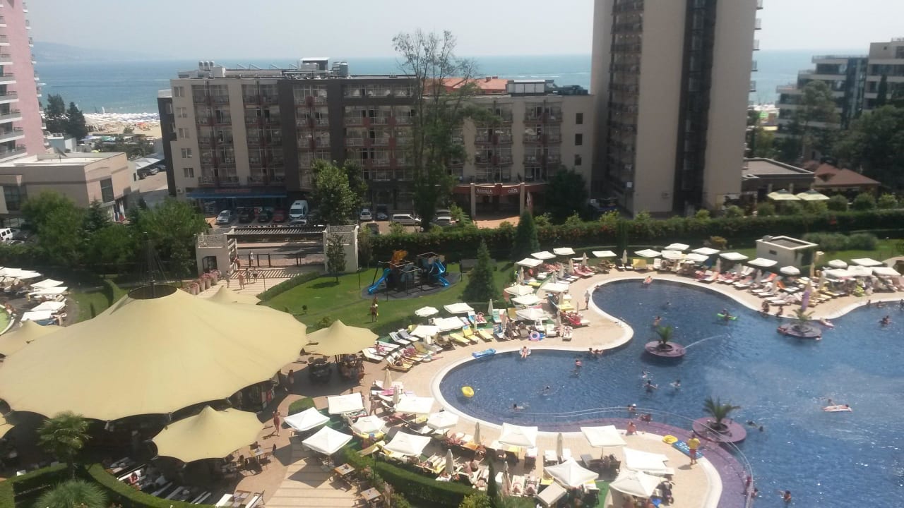Poolanlage mit Meeresblick Barceló Royal Beach