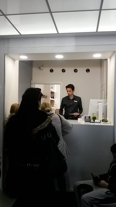 Eingang Royal Court Hotel