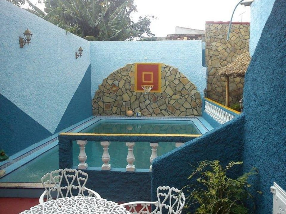 Pool area Casa Jorge Mendez Perez
