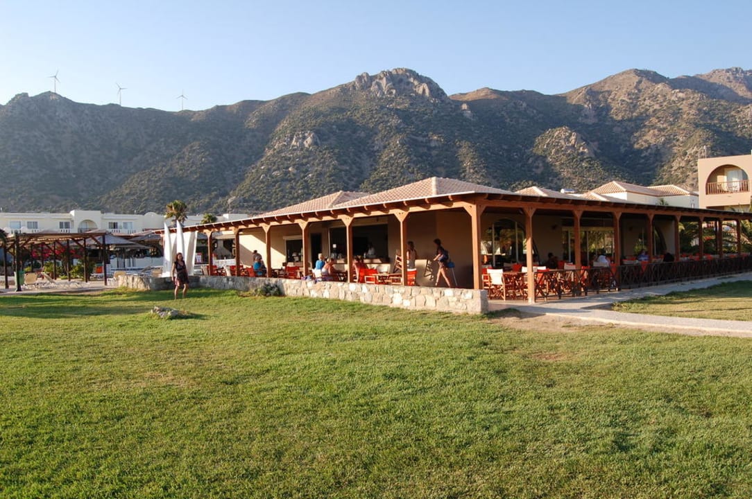 Bar Akti Beach Club