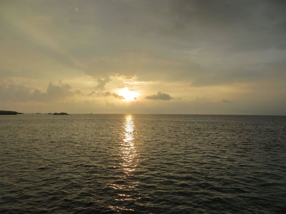 Schöner Sonnenuntergang am Beach Adaaran Select Hudhuran Fushi - Premium All Inclusive