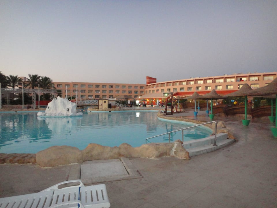 Widok z hotelu Titanic Resort & Aqua Park