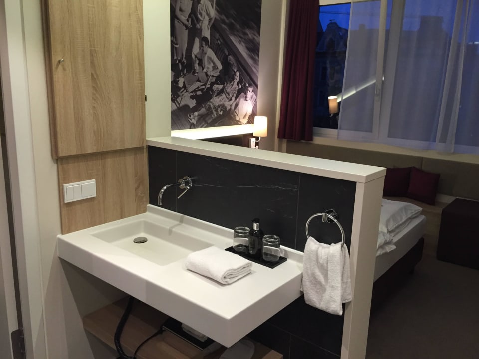 Offenes Bad Vienna House Easy München