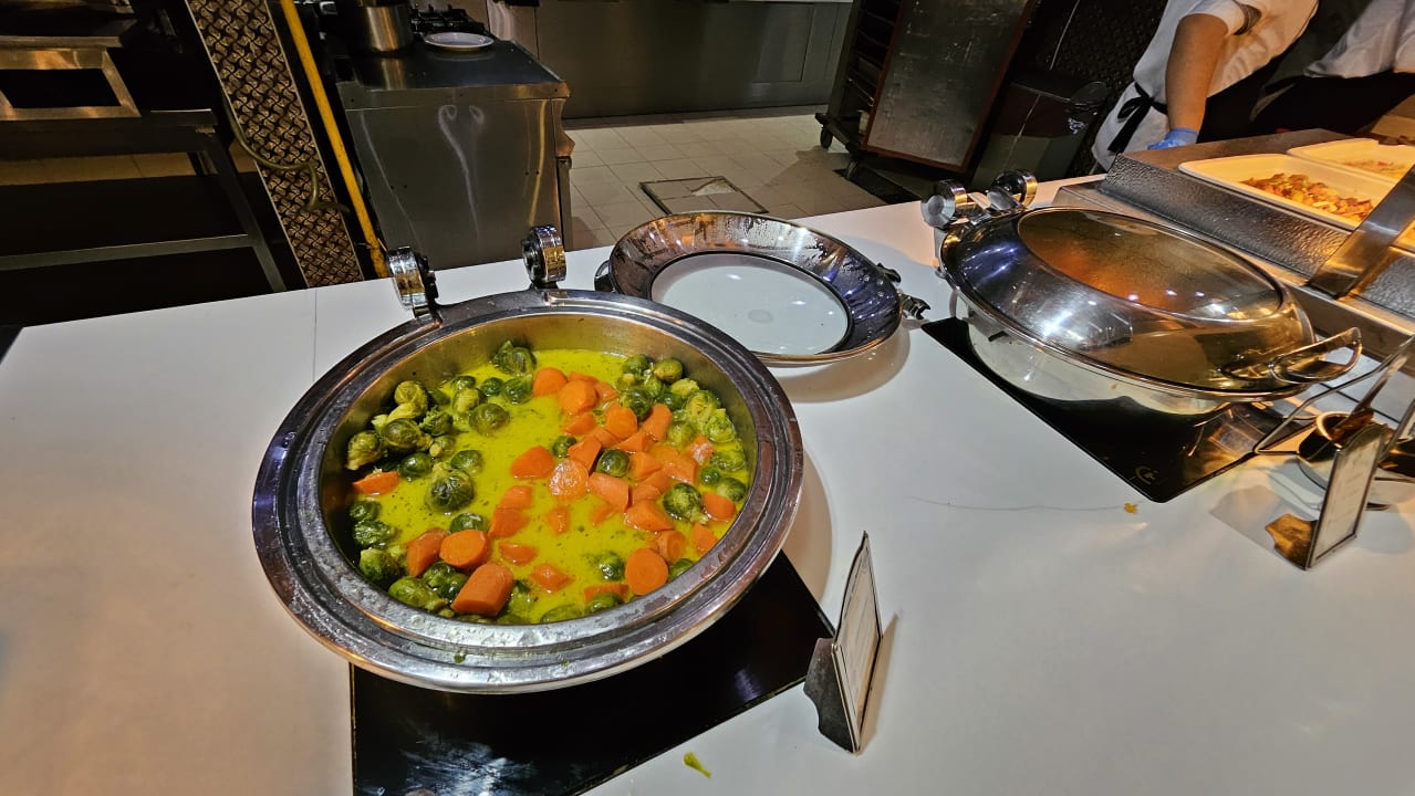 Gastro Royal Taj Mahal Hotel