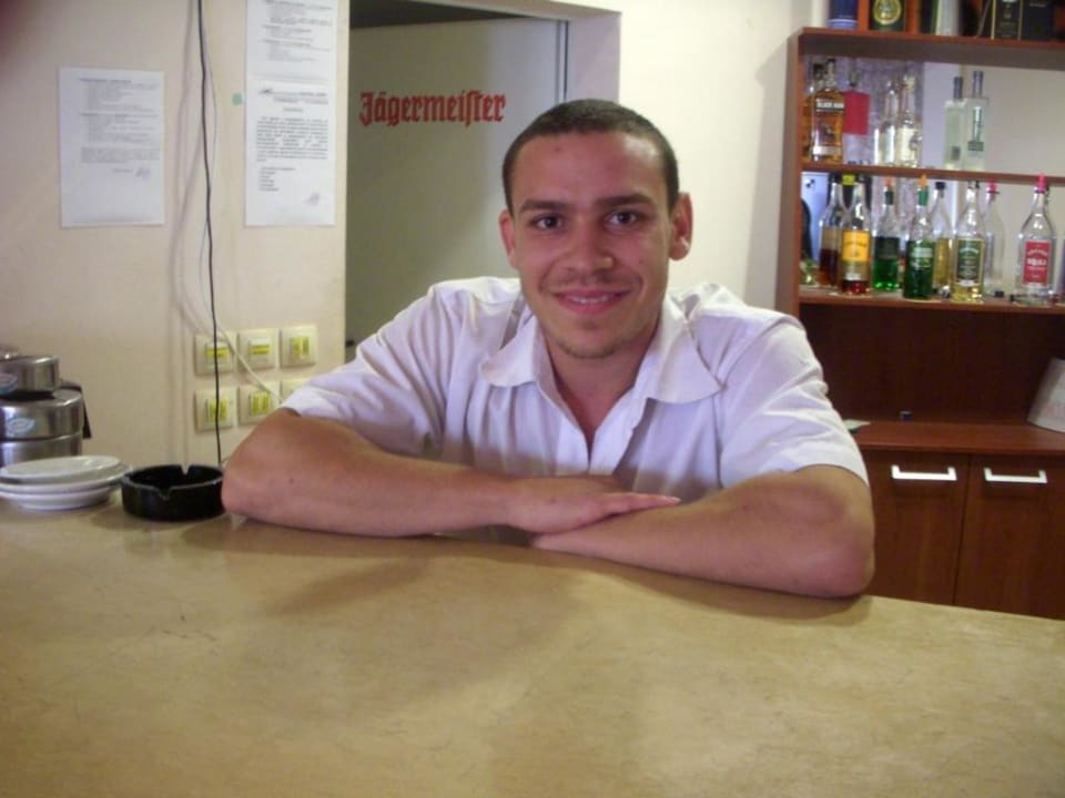 Bedienung Pizzabar Hotel Bilyana Beach