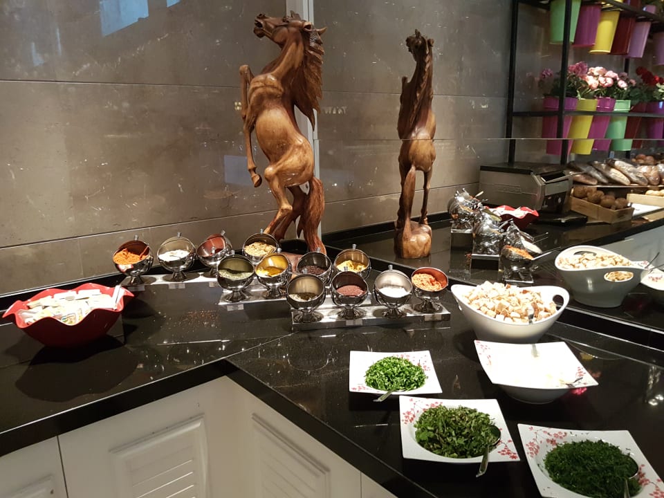 Gastro Well Palace Side