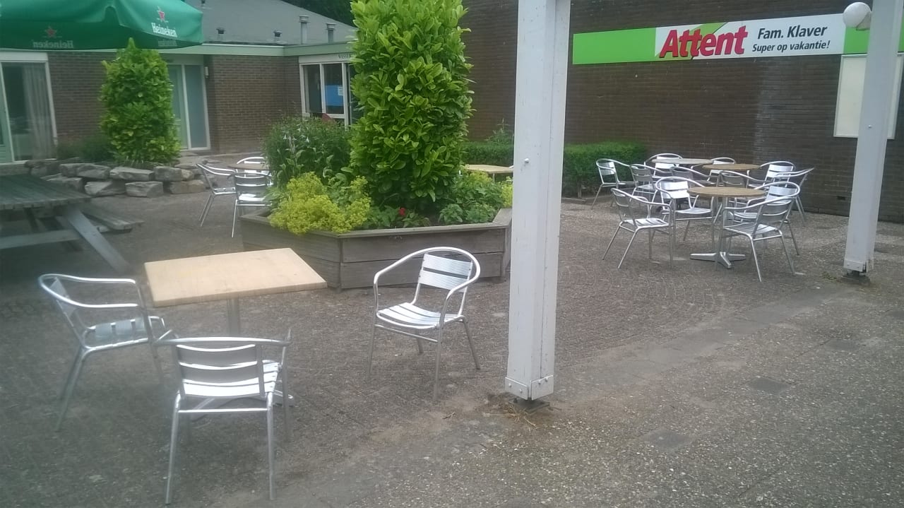 Aussenbereich beim Imbiss Het Grootslag Vakantiepark