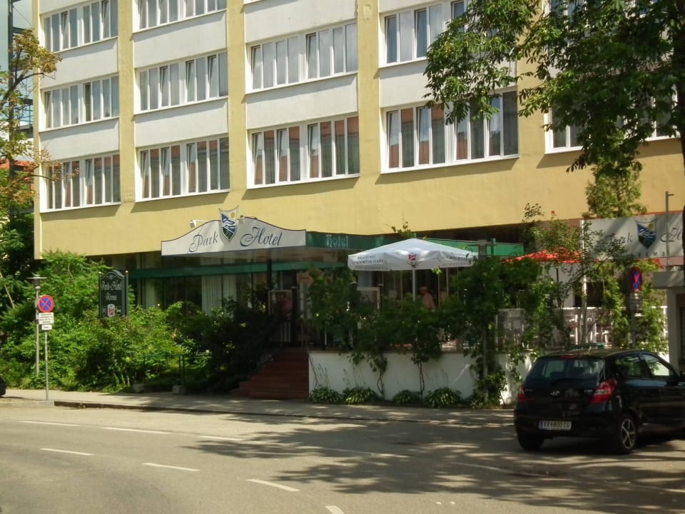 Eingang Parkhotel Krems
