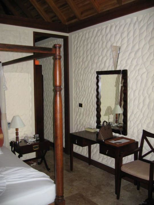 Blick ins Zimmer (Standard-DZ) Sun Siyam Olhuveli