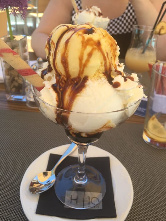 Eis von der Pool Bar H10 Playa Meloneras Horizons Collection