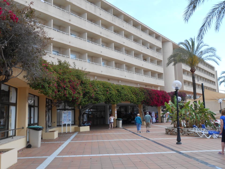 Haupthaus  Hotel Club Cala Romani