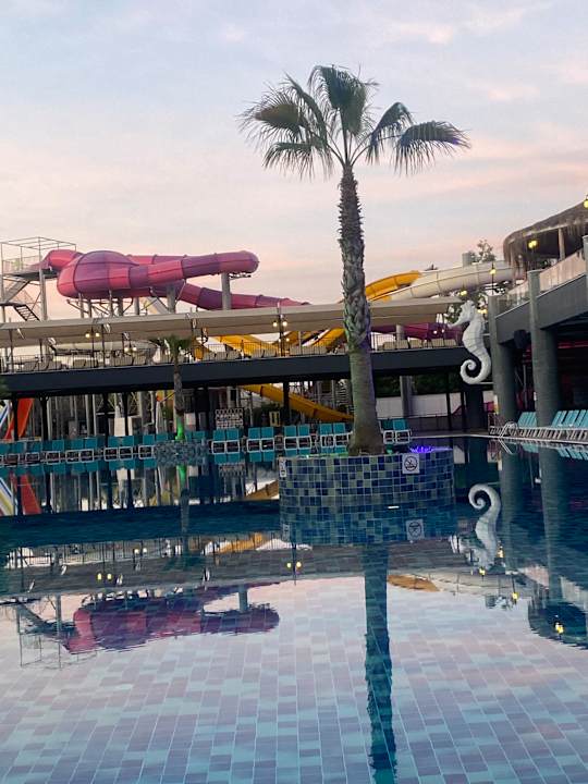 Pool Dream World Palace Hotel