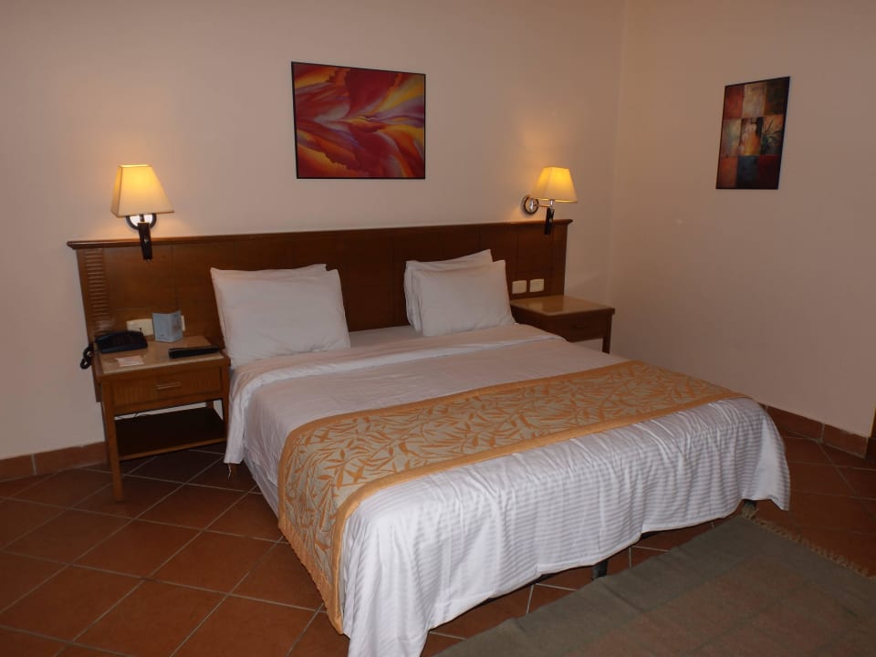 Bett Charmillion Gardens Aquapark