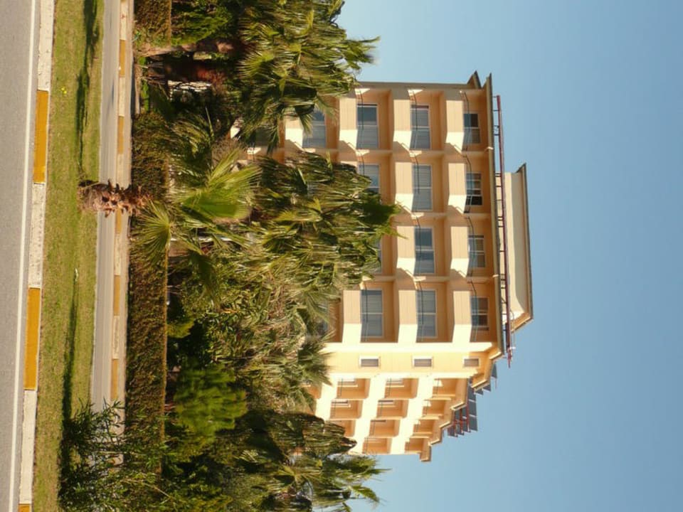 Block C Frontansicht Aska Hotel Just in Beach