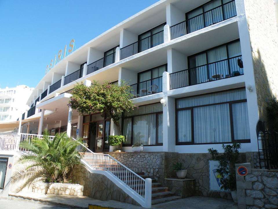 Die Vorderansicht Hotel Osiris