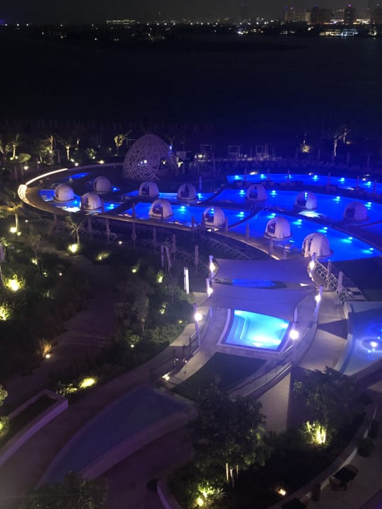 Pool W Dubai - The Palm