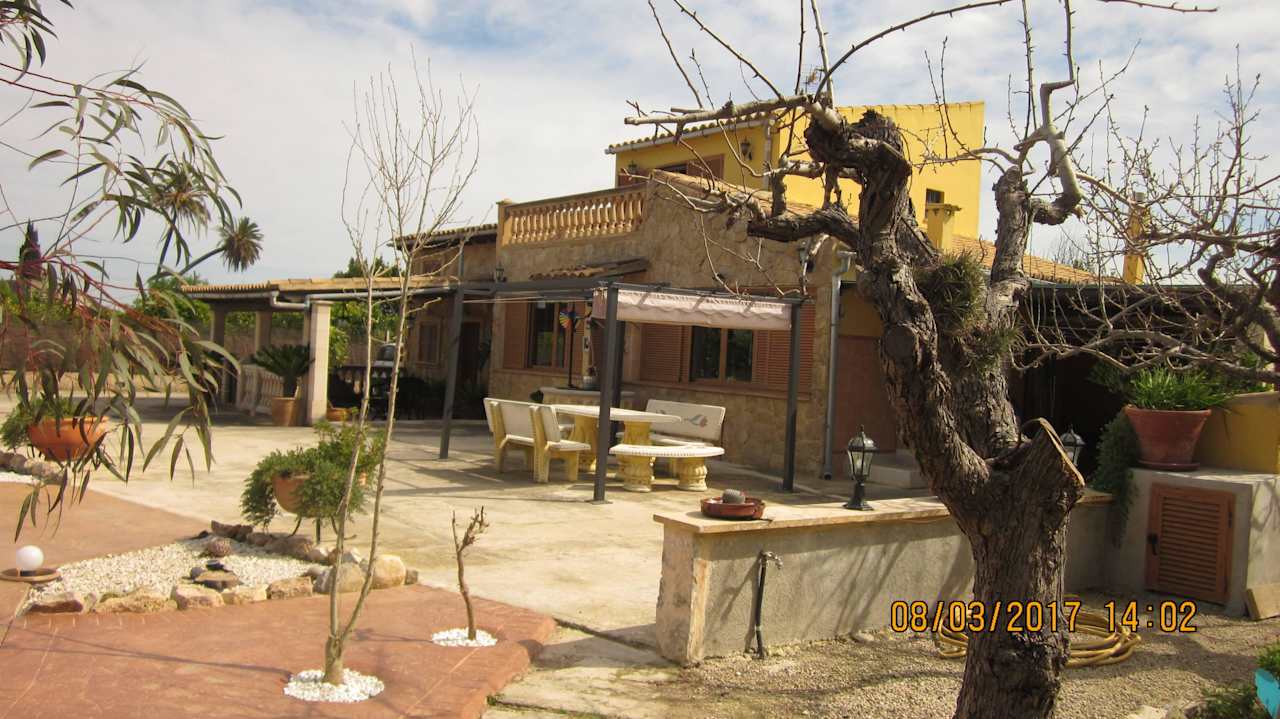 Blick auf das Wohngebäude Finca Cas Pec