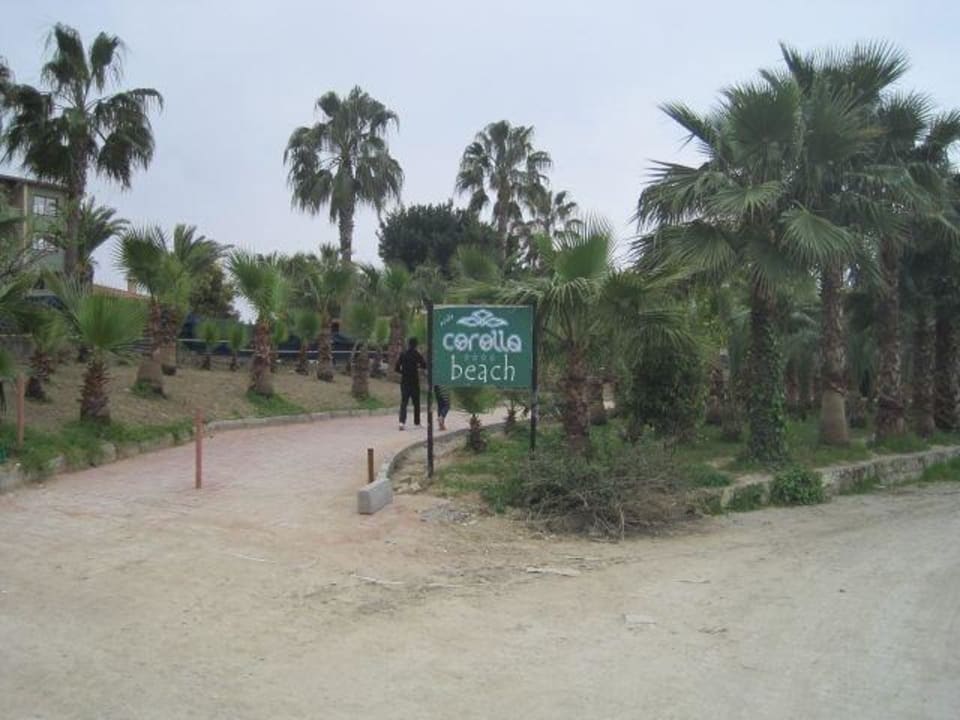 Weg zum Strand Seaden Corolla Hotel