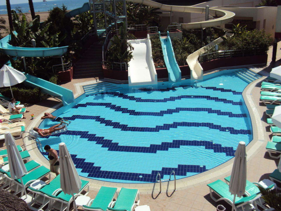 Kinderpool mit Rutschen Hotel Delphin Diva