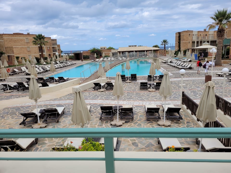 Pool Bella Beach Hotel