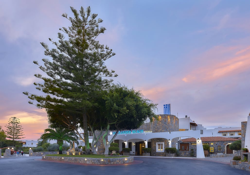 Außenansicht Alexander Beach Hotel & Village Resort