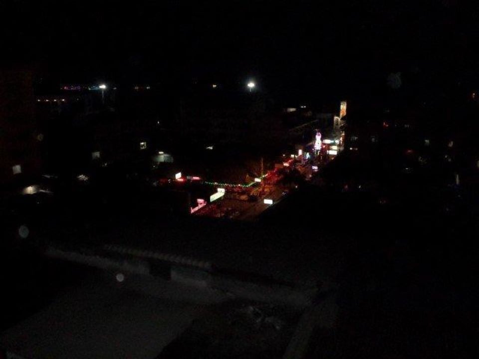 Bei Nacht, Blick auf die Soi 7 Hotel Eastiny 7