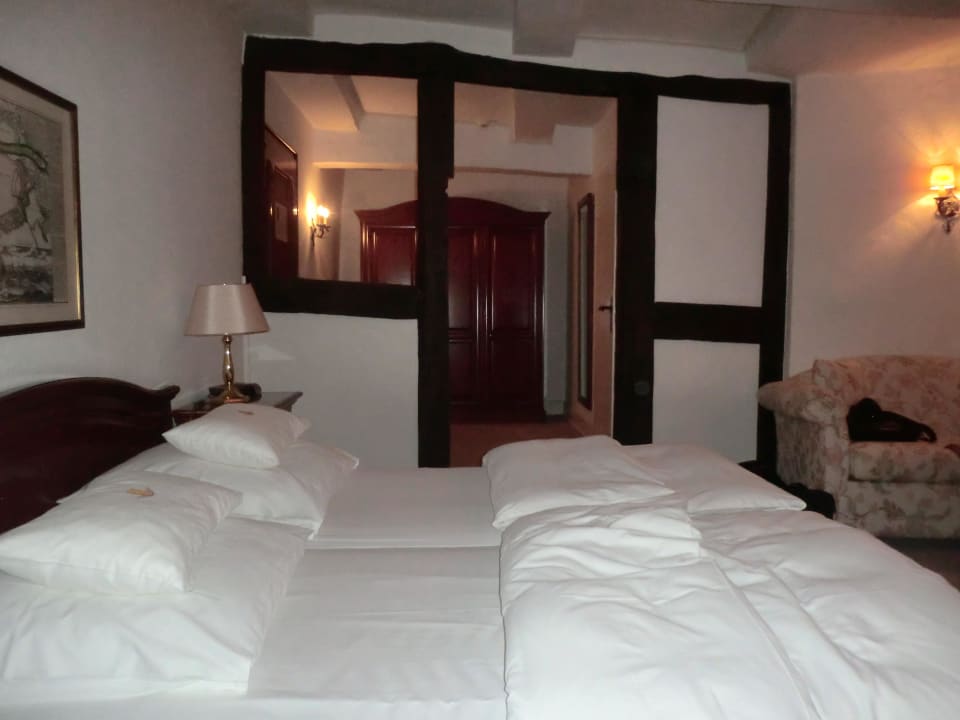 Zimmer in der oberen Burg Schnellenberg Burghotel