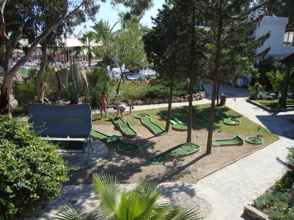 Minigolfplatz in der Gartenanlage Very Chic Bodrum Adult Only