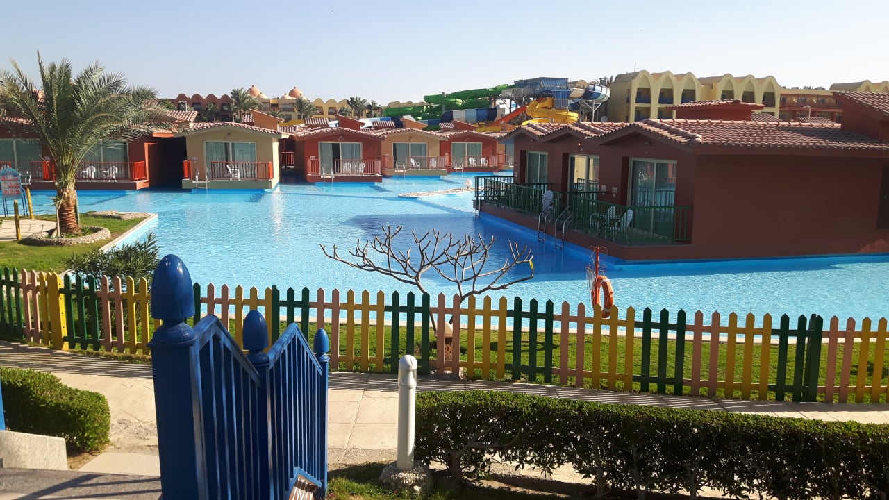 Pool Hotel Titanic Palace