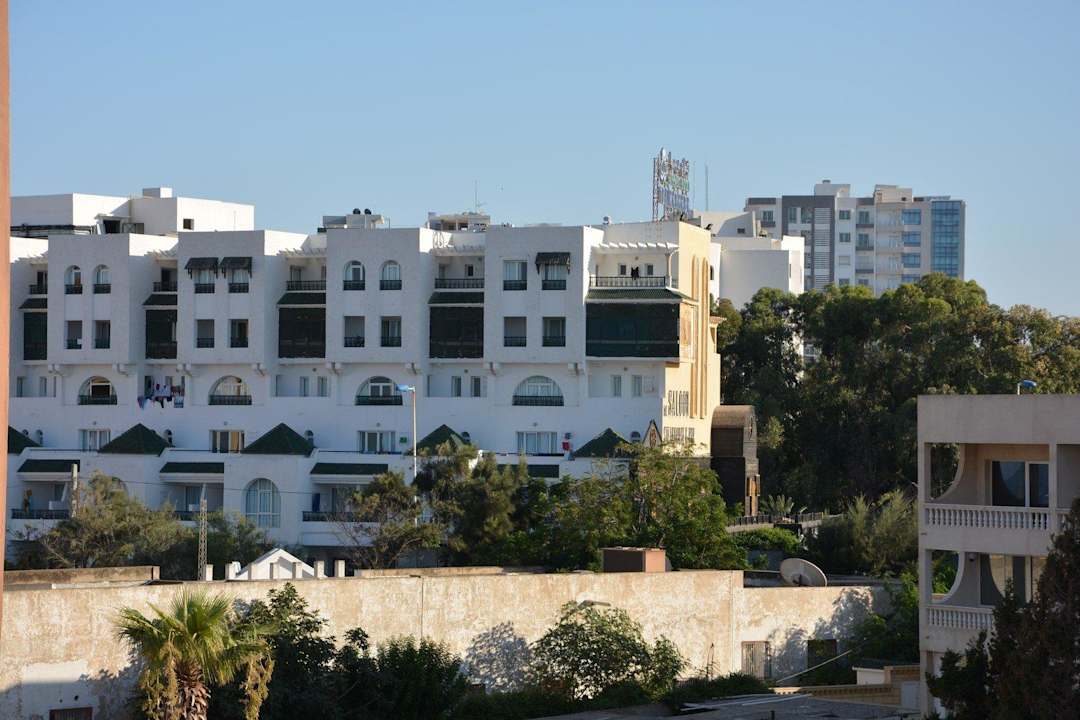 Widok na miasto z holu. Hotel Marabout