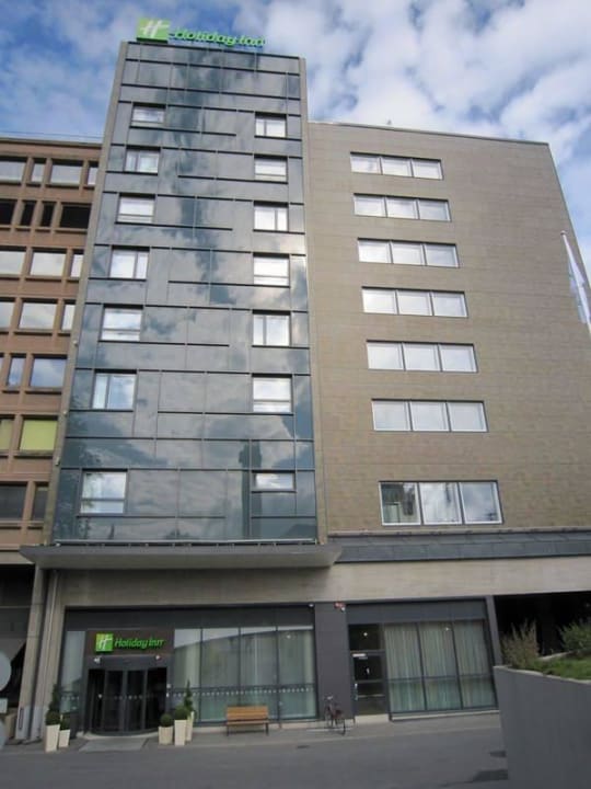 Entrance Holiday Inn Tampere Central Station