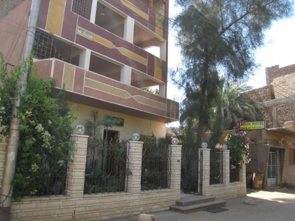 Straßenansicht Hotel Amon Hotel Luxor