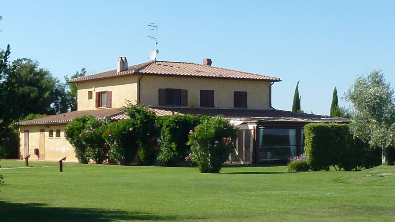 Haupthaus (Rückseite) Agriturismo Giuncola E Granaiolo