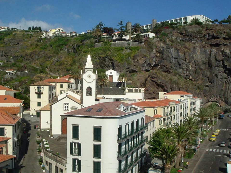 Blick über Ponta do Sol hinauf zum Hotel Hotel Estalagem da Ponta do Sol