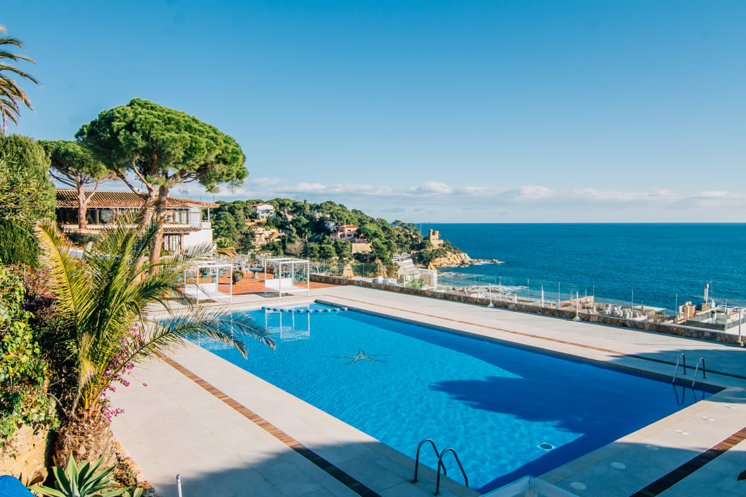 Pool Hotel Roger de Flor Seleqtta