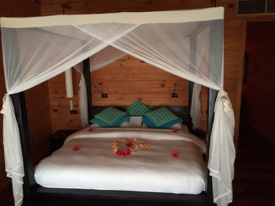 Himmelbett Meeru Maldives Resort Island