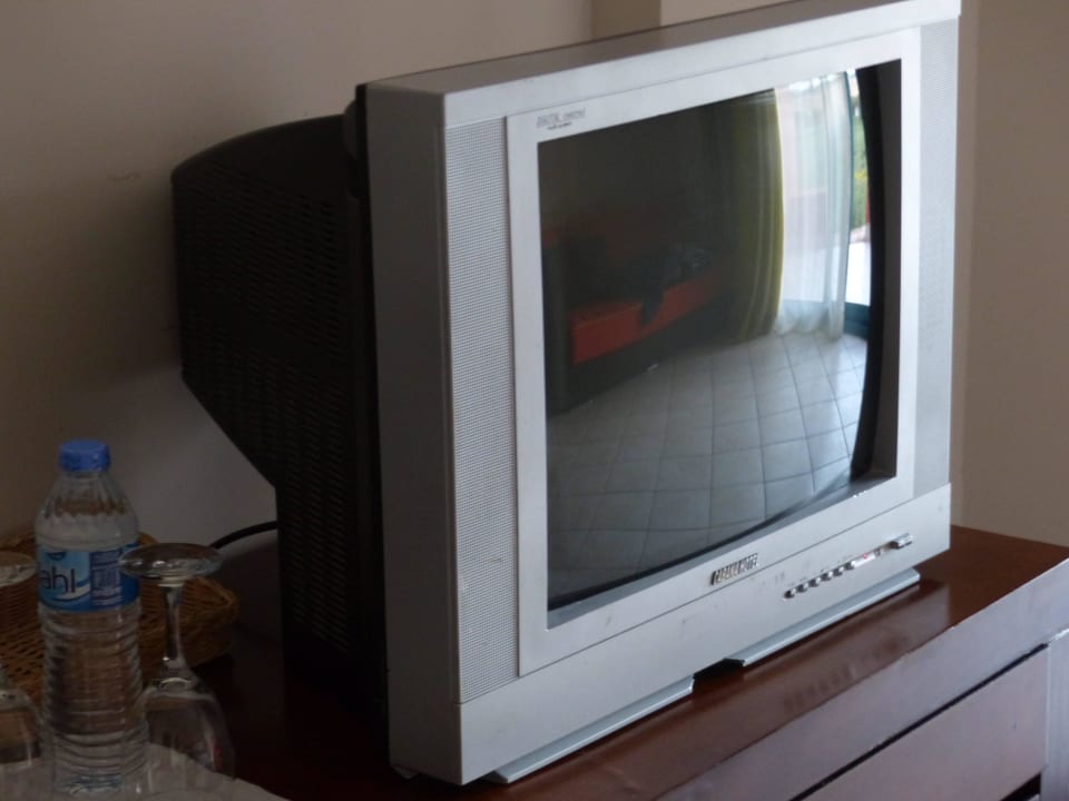Ein Fernseher aus den 80zigern  Swisstouch Oriental Resort Marsa Alam